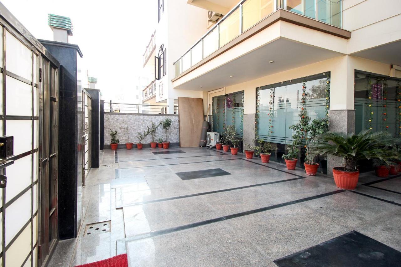 Oyo 8110 Nstay 31 Gurgaon Exterior foto